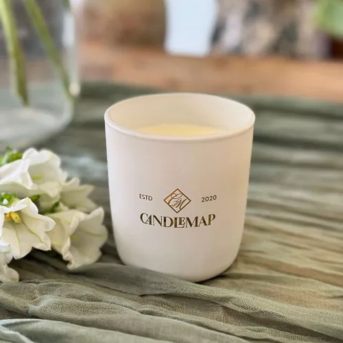 Lumânare parfumată din ceară de soia Pear & Freesia