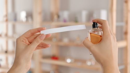 Mostra gratuită de parfum